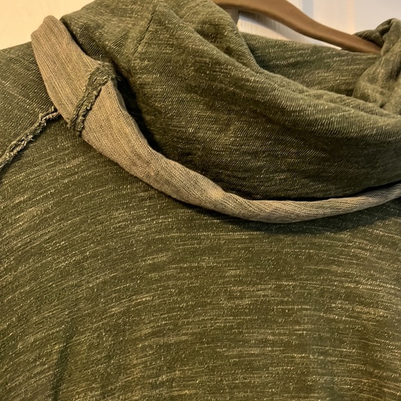 Free the people Beach Green turtleneck - Picture 2 of 8